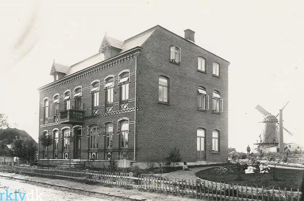 Vestergade 10 bygget af Ditlev N. Thomsen